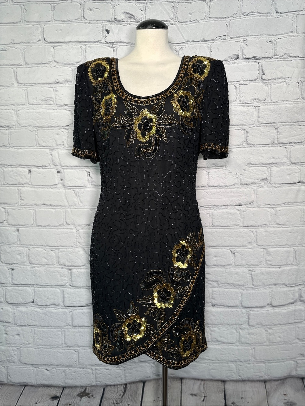 Laurence Kazar Black Gold Floral Silk Sequin Midi Party Wrap Front XS/S